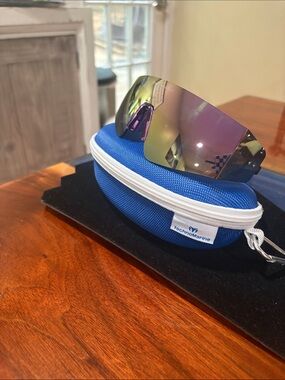 Technomarine Mirrored Purple Lens Visor with Blue Protective Case